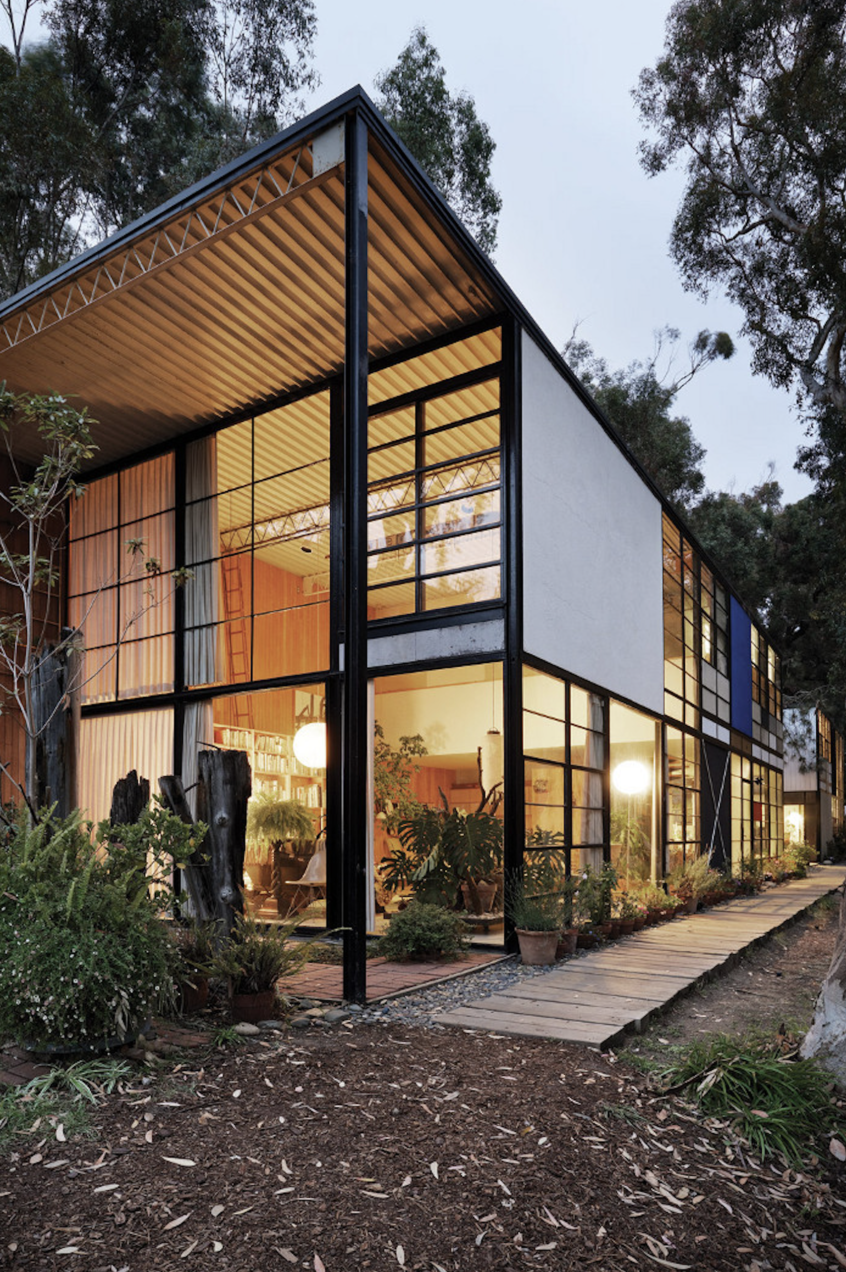 Eames House イームズ ハウス Architecture in Det CASE STUDY HOUSE #8: THE EAMES HOUSE